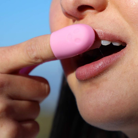 Bleu Effective Lip Scrubber | Gentle Lip Exfoliator – CSCosmetics24